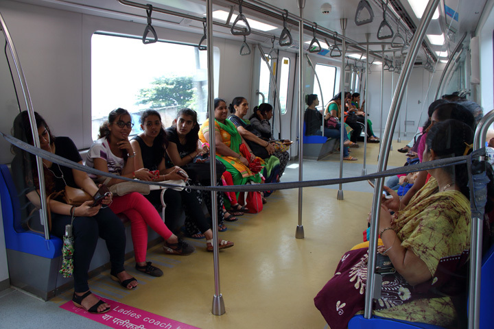 170813_Mumbai-Metro_Ladies-Coach.jpg