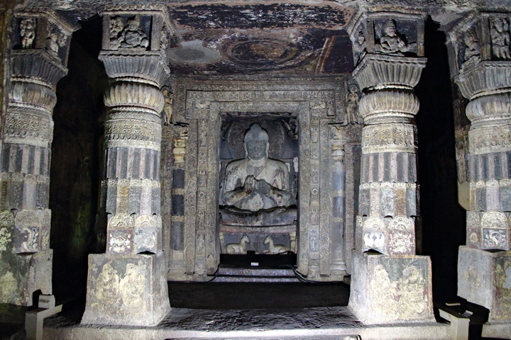 171001_Cave17_Buddha-Statue.jpg