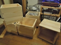 3400-01必死の思いで追加の木箱を組立