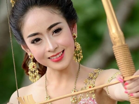 thai-girl-traditional.jpg