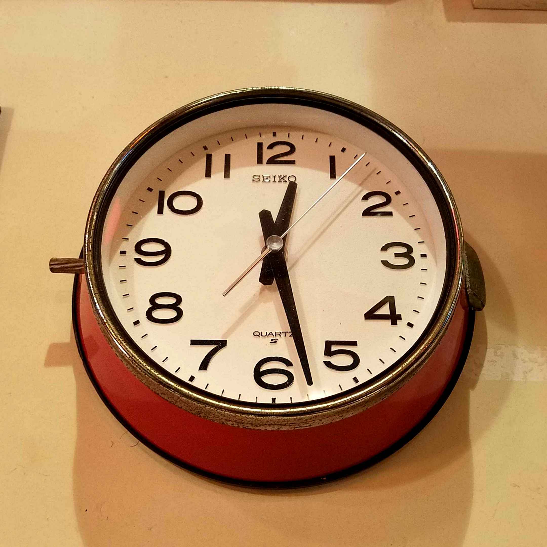 SEIKO（セイコー）レトロな赤いバスクロック（壁掛け時計） - [Sold 