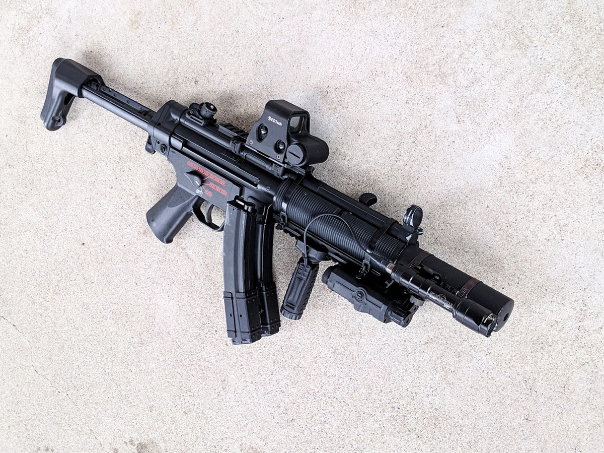 MP5SD6 どうやって M4レイルを取り付けるのか | 裏ジャッカス それは